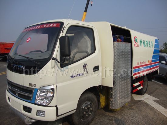 CLW5061GQX3型護(hù)欄清洗車(chē)