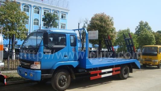 東風(fēng)多利卡平板運(yùn)輸車